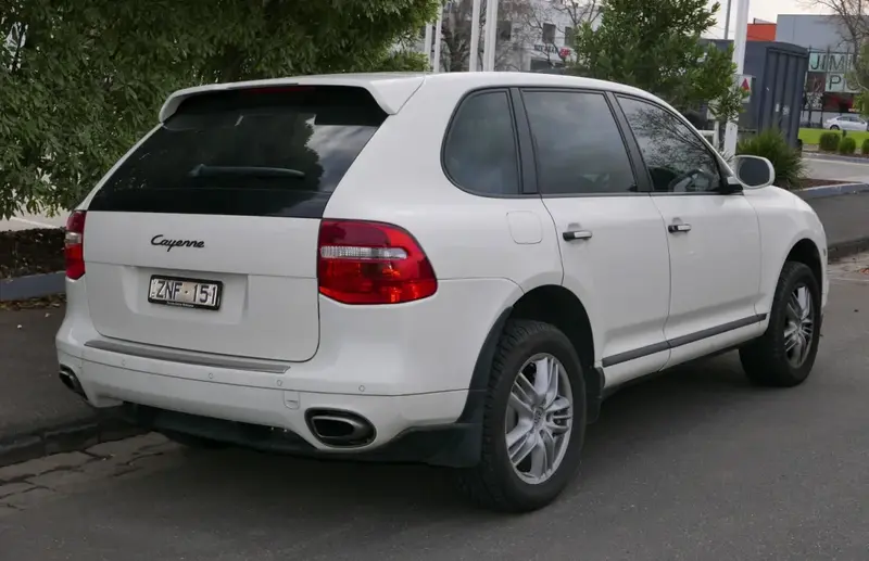 Porsche Cayenne - 2