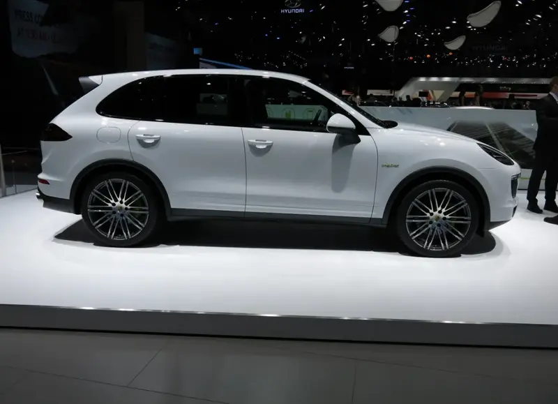 Porsche Cayenne - 2