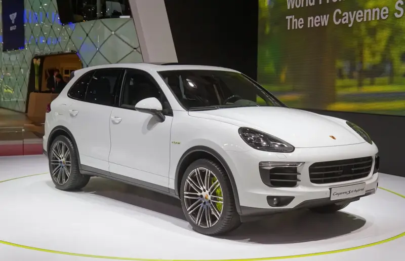 Porsche Cayenne - 4