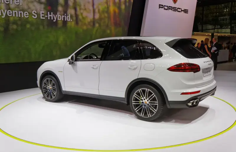 Porsche Cayenne - 5