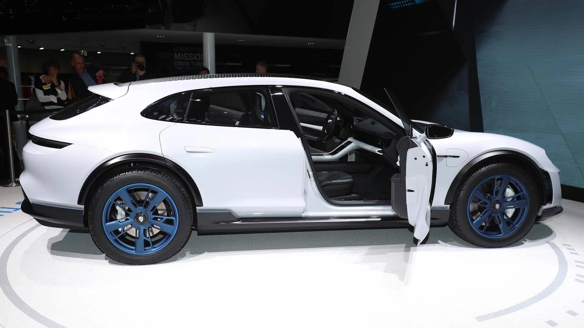 Porsche Mission E Mission E Cross Turismo Concept