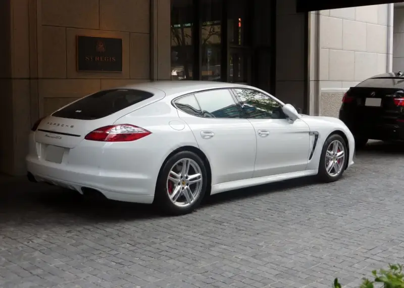 Porsche Panamera - 3
