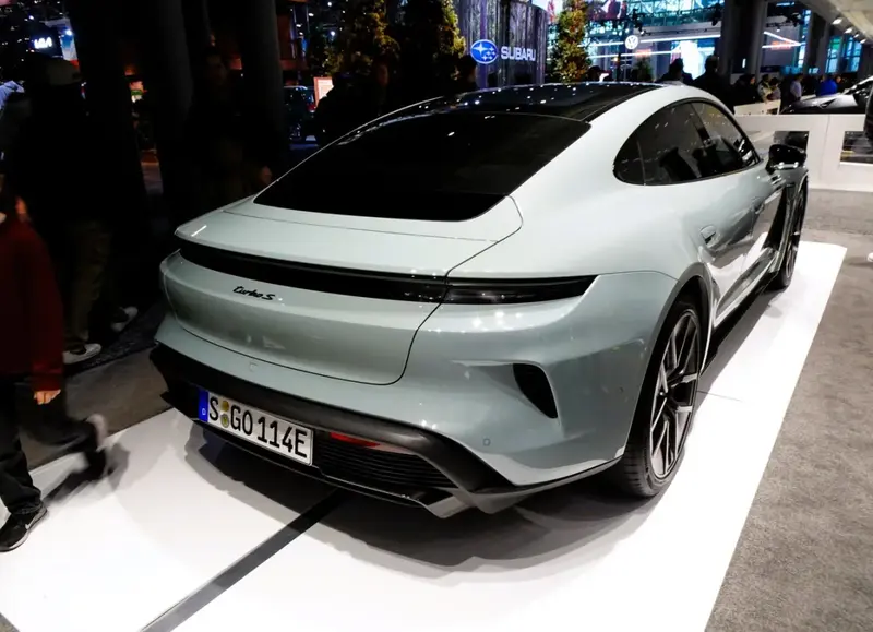 Porsche Taycan - 2