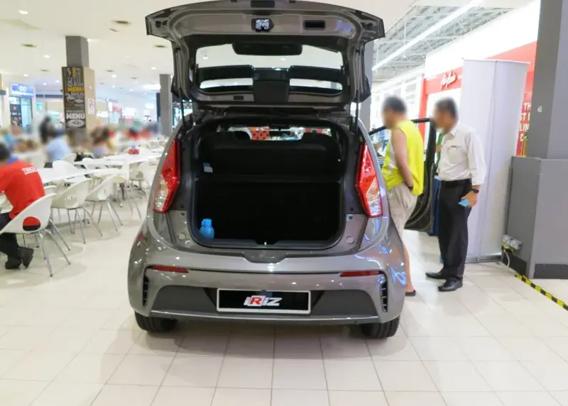 Proton Iriz - 4