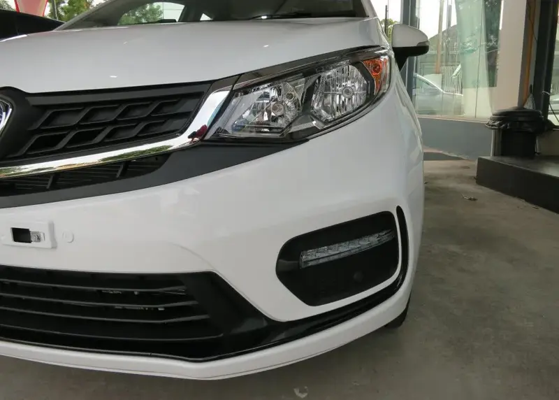 Proton Persona - 6