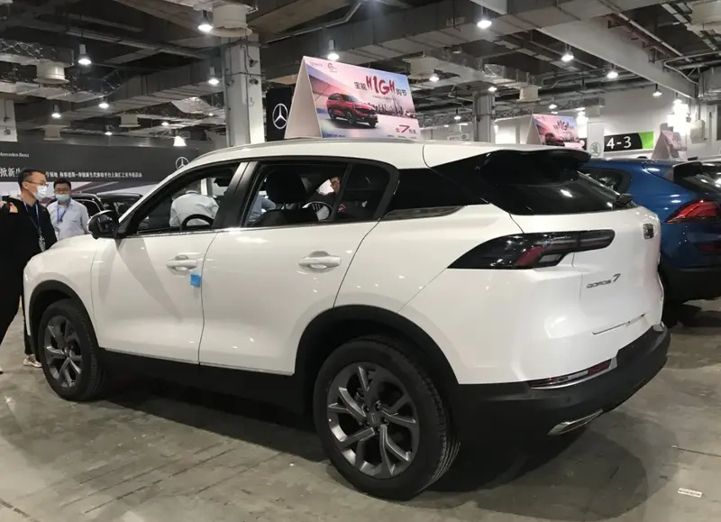 Qoros 7 - 4