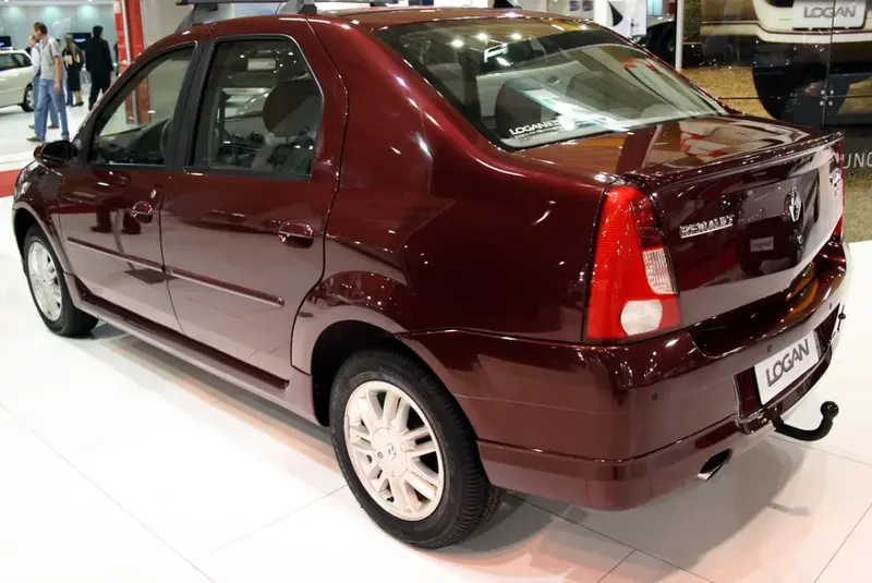 Renault Logan - 2