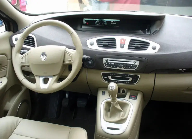 Renault Scenic - 5
