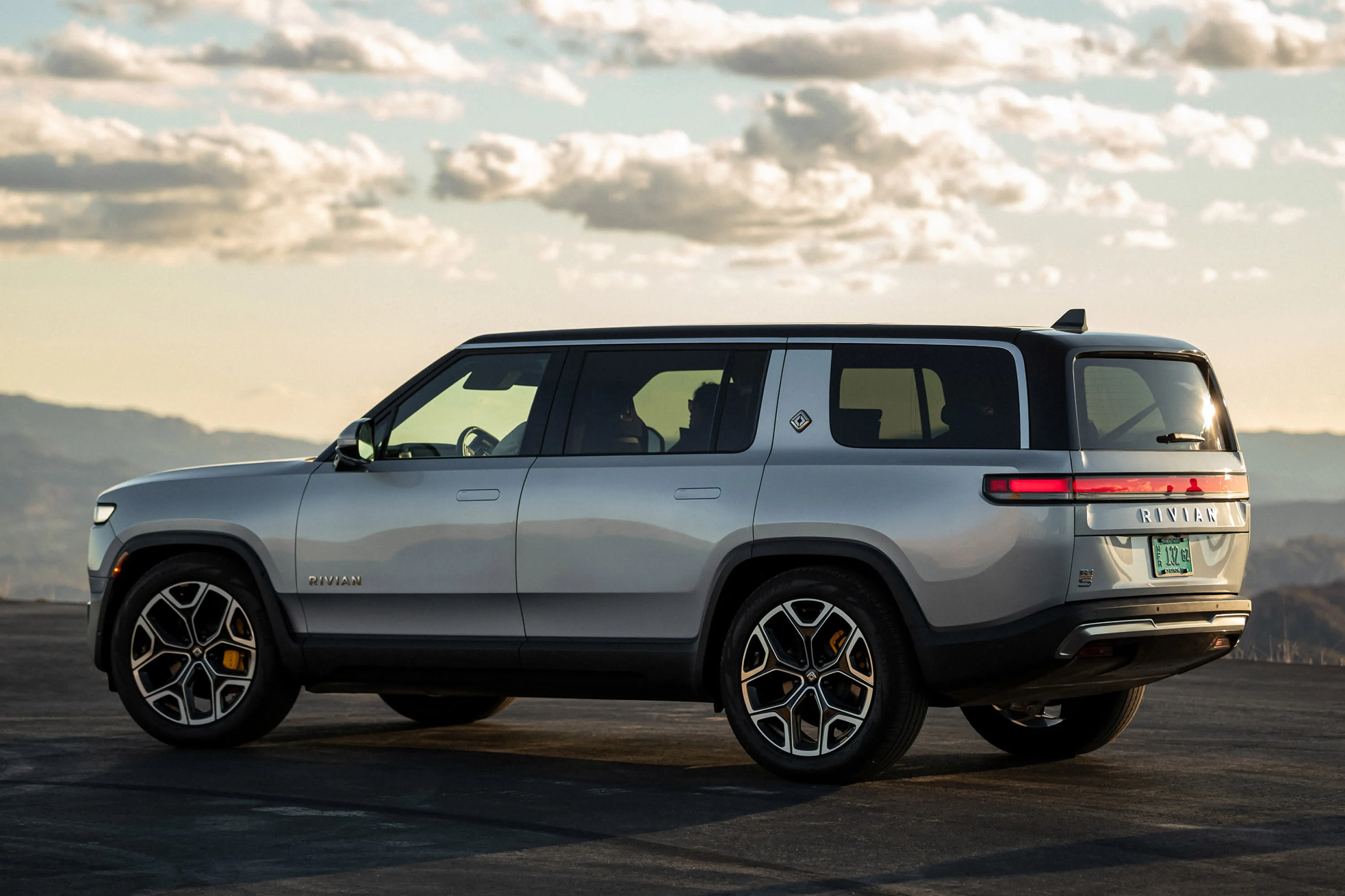 Rivian R1S R1S