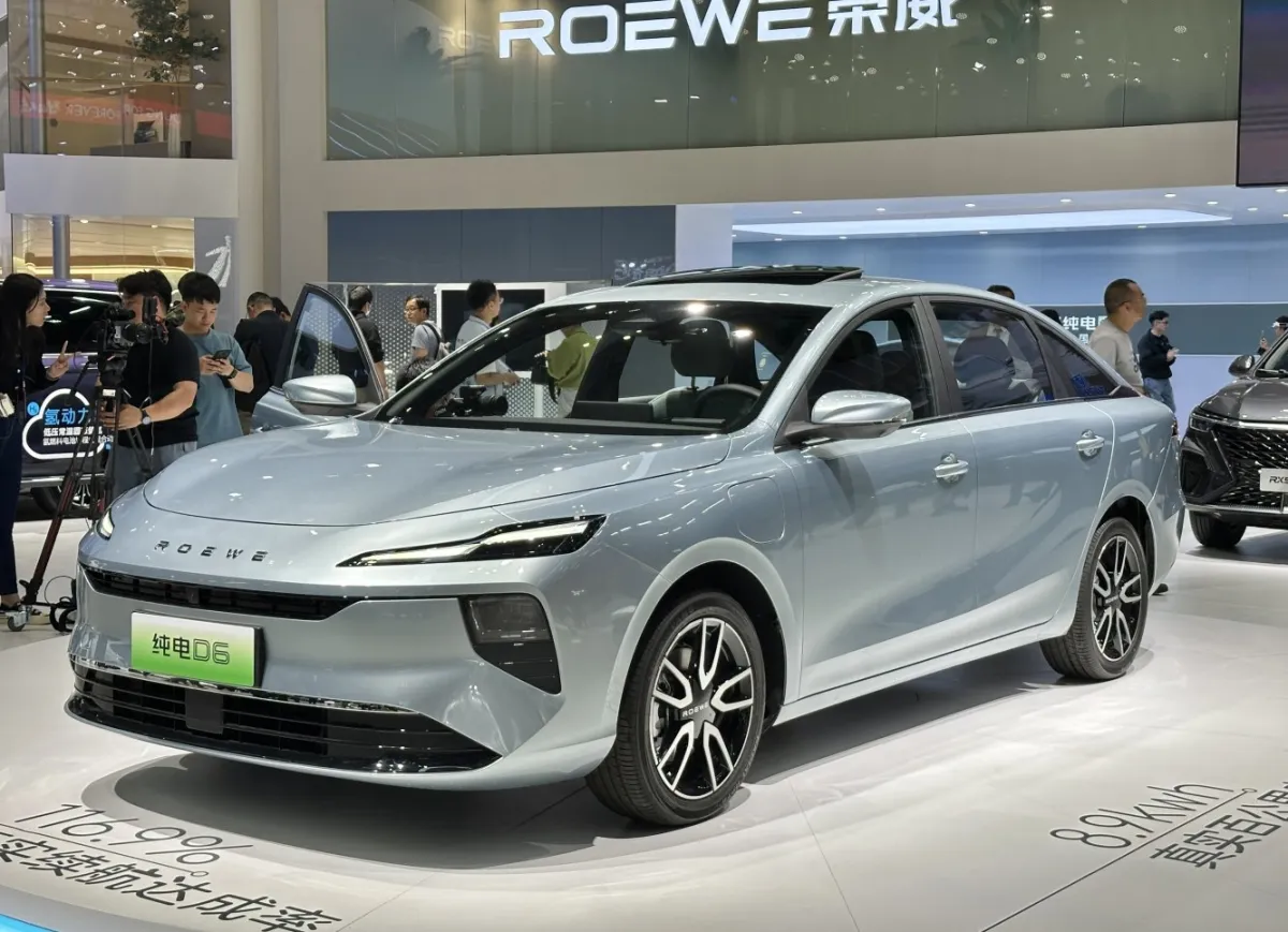 Roewe D6 D6 42.8 kWh (129 bg) - görsel 2