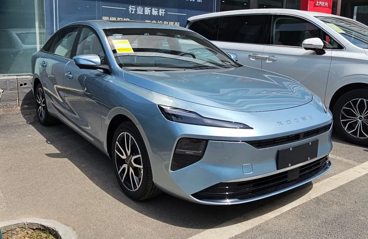 Roewe D6 D6 42.8 kWh (129 bg) - görsel 5