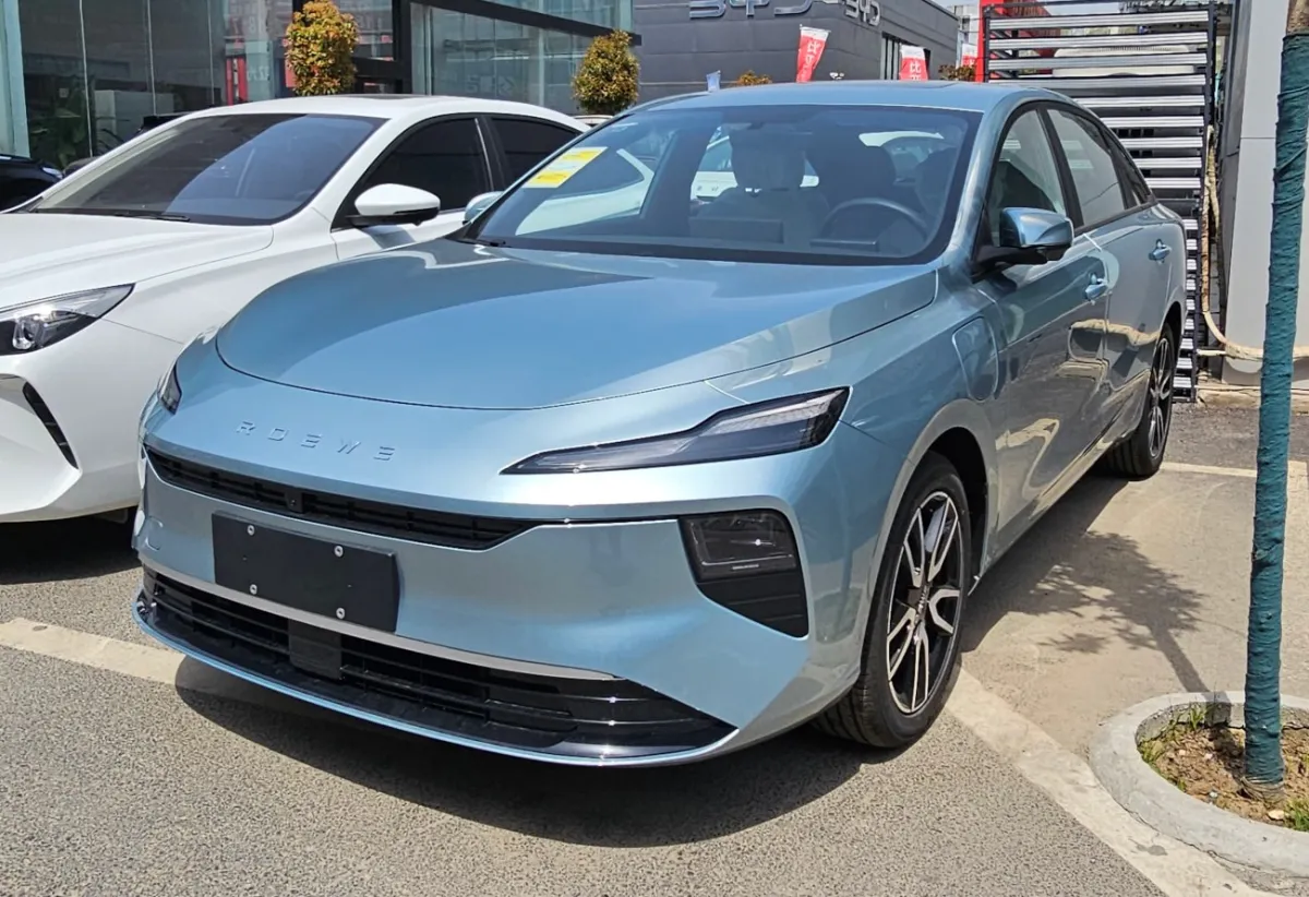 Roewe D6 D6 42.8 kWh (129 bg) - görsel 6