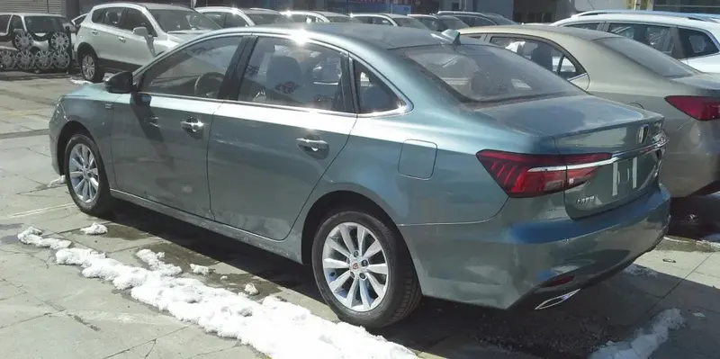 Roewe i6 - 3
