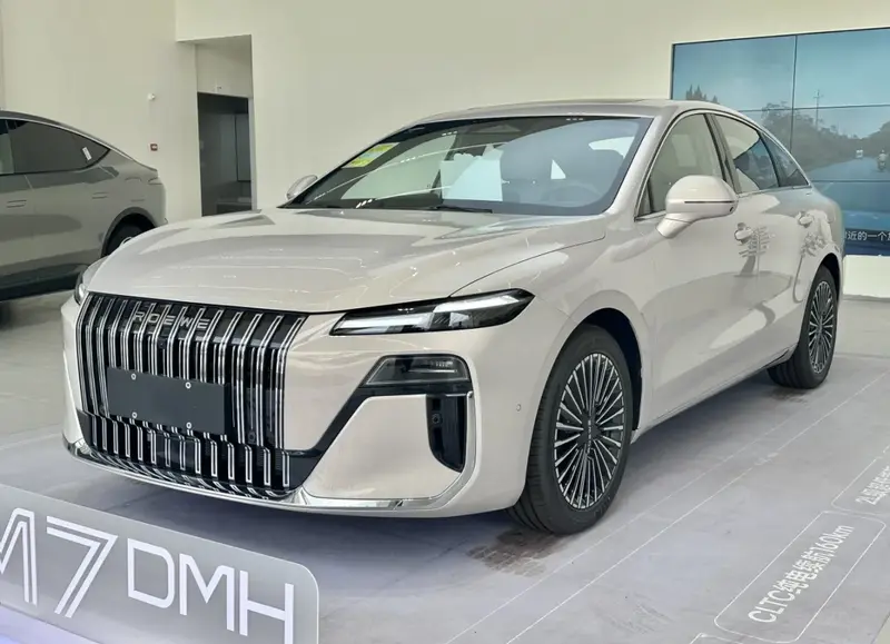 Roewe M7 - 4