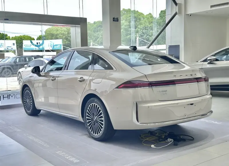 Roewe M7 - 5