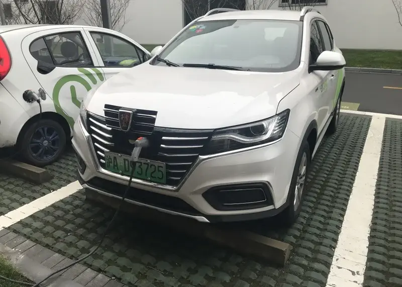 Roewe RX5 - 5