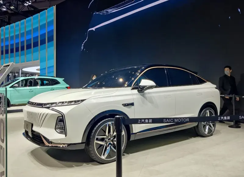 Roewe Whale Whale 2.0T (231 bg) Automatic - görsel 3