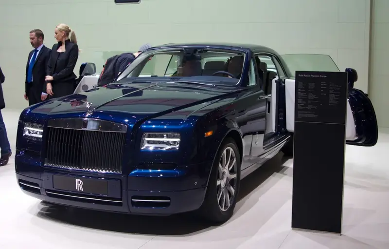 Rolls-Royce Phantom - 2