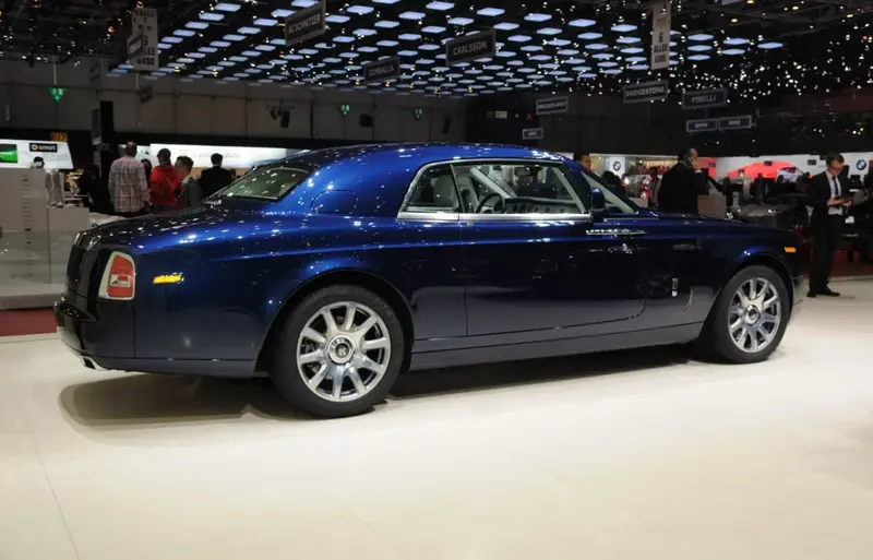 Rolls-Royce Phantom - 4