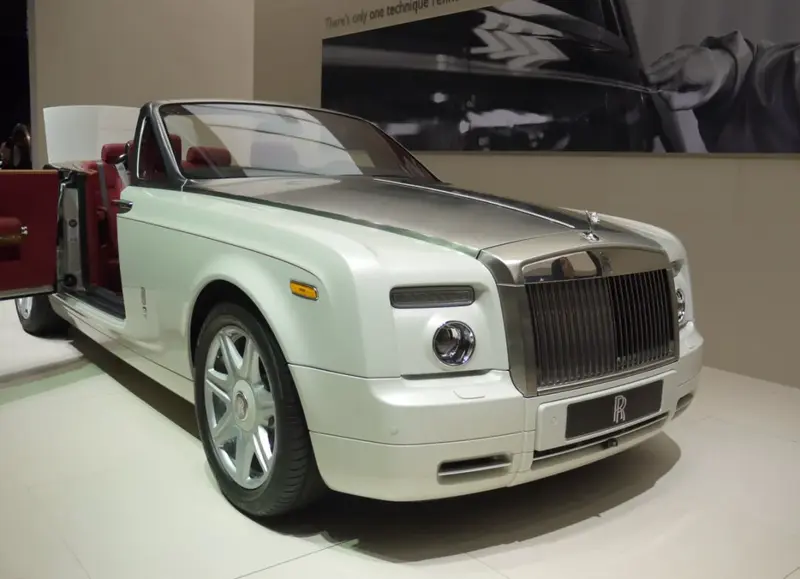 Rolls-Royce Phantom - 4