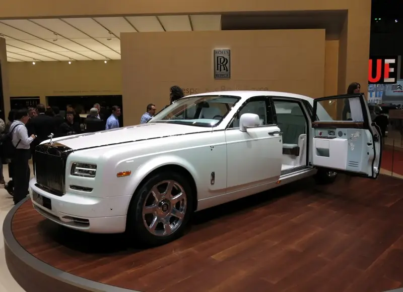 Rolls-Royce Phantom - 2