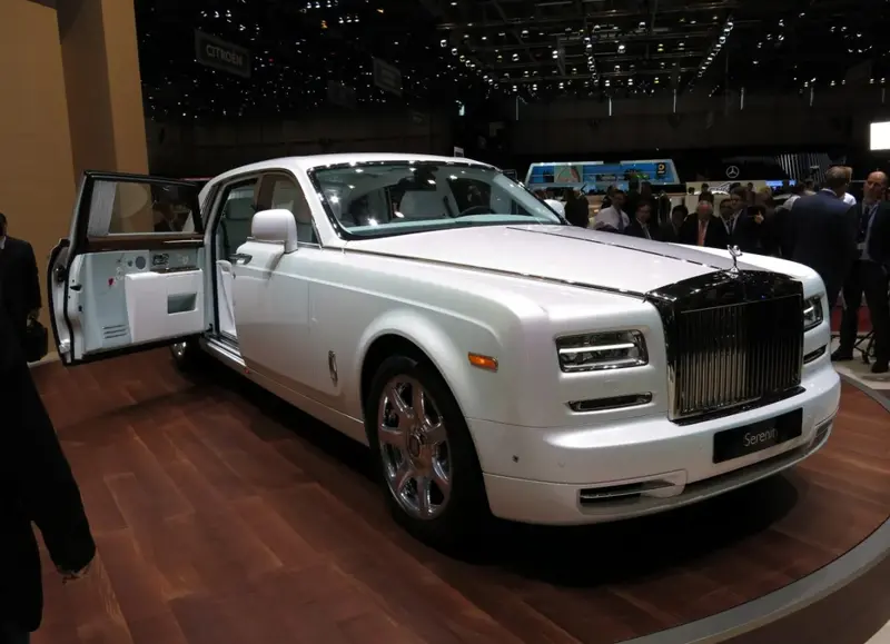 Rolls-Royce Phantom - 3