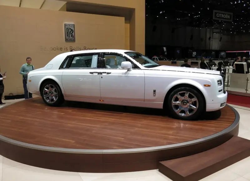 Rolls-Royce Phantom - 4