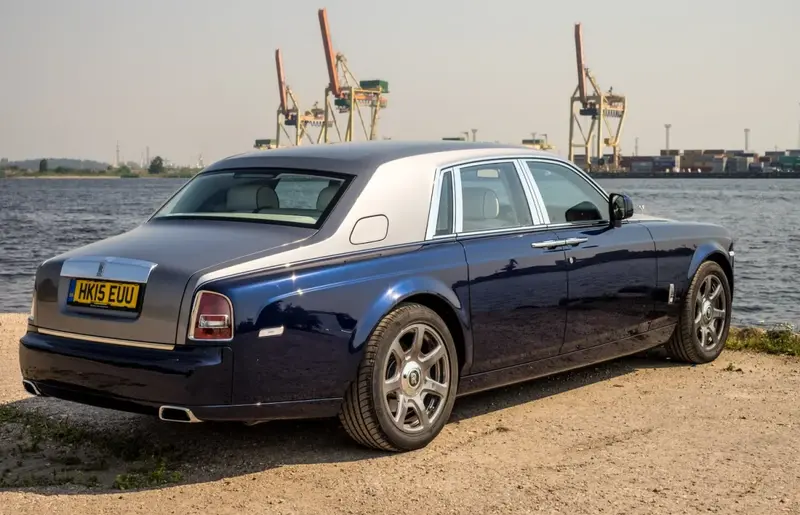 Rolls-Royce Phantom - 2
