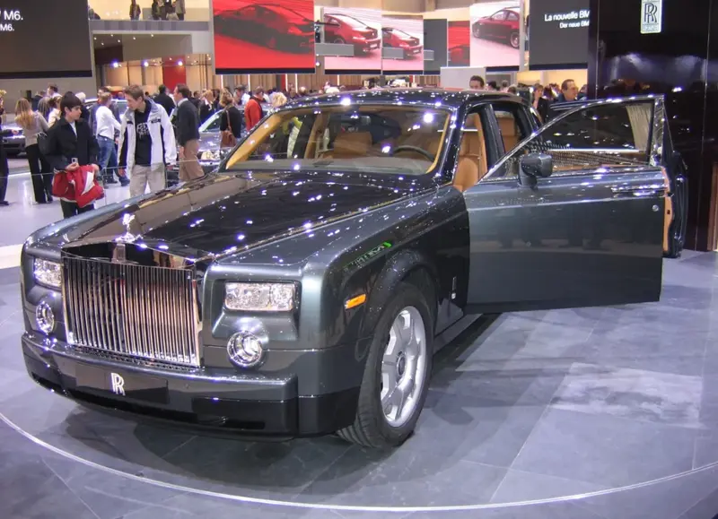 Rolls-Royce Phantom - 3