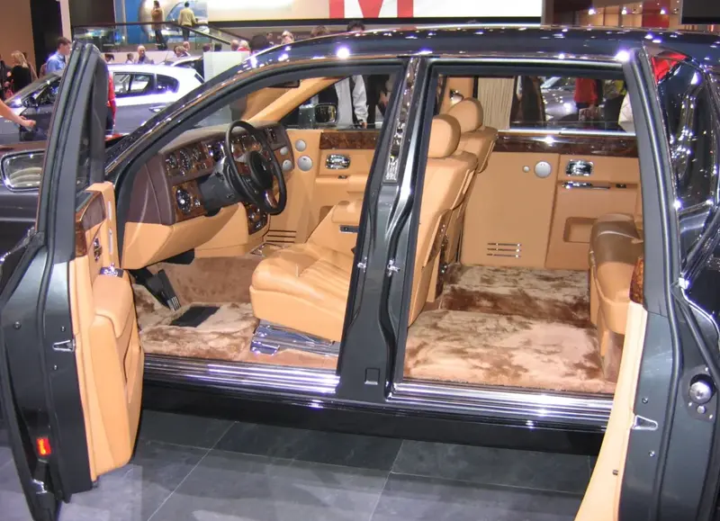 Rolls-Royce Phantom - 5
