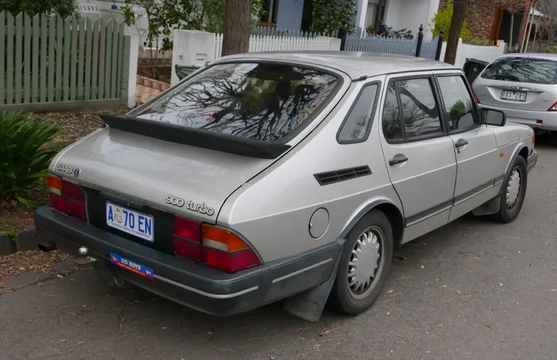 Saab 900 - 2