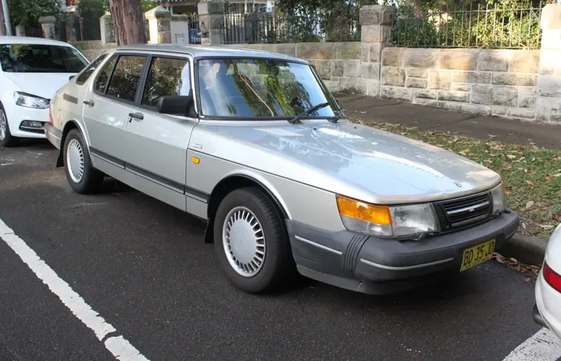 Saab 900 - 3