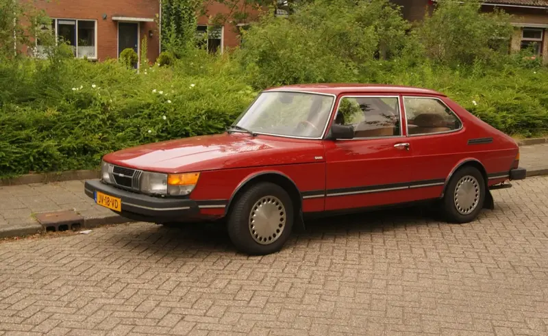 Saab 900 - 3