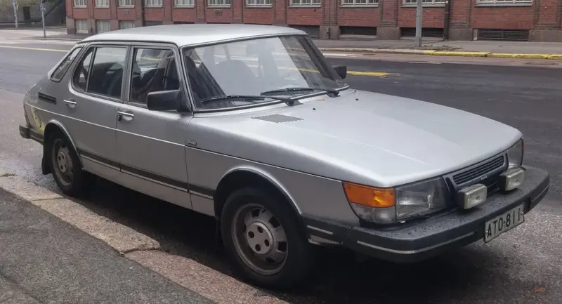Saab 900 - 6