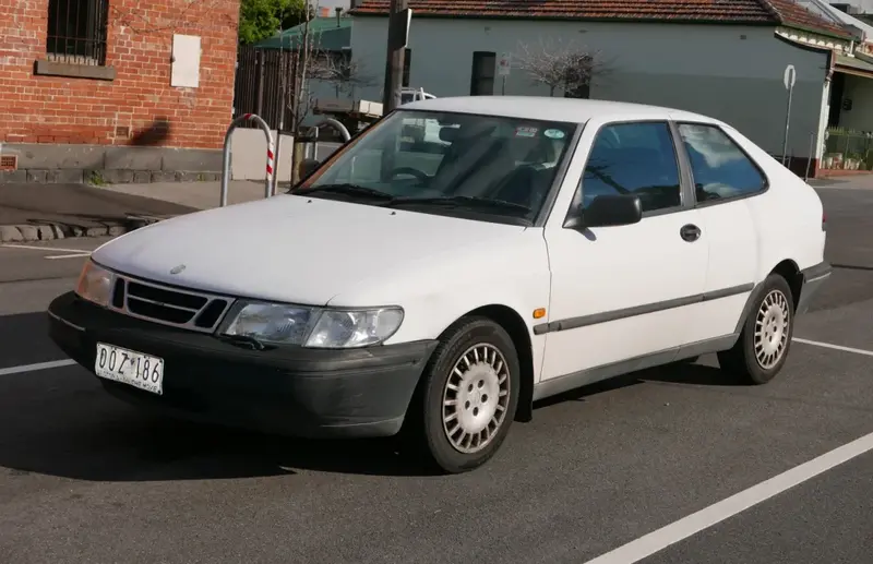 Saab 900 - 4