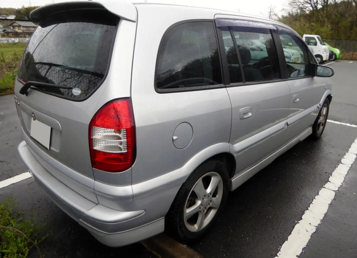 Subaru Traviq Traviq 2.2 16V (147 bg) - görsel 2