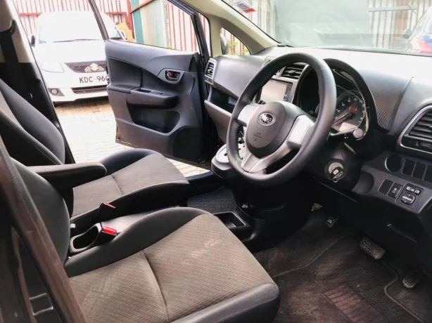 Subaru Trezia Trezia