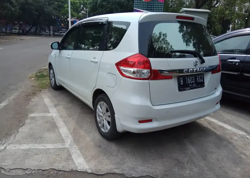 Suzuki Ertiga - 2