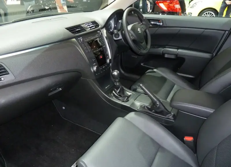 Suzuki Kizashi - 6