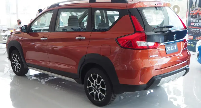 Suzuki XL7 - 2