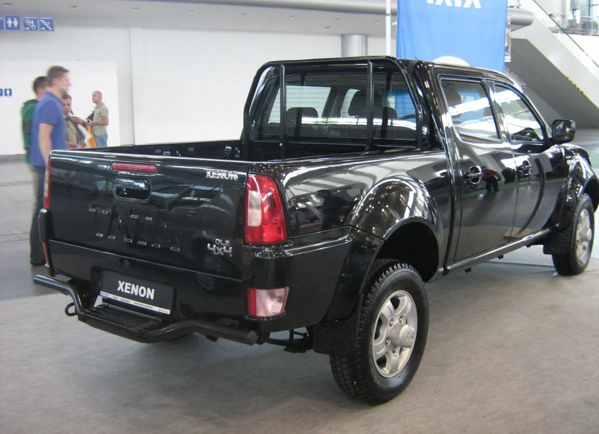 Tata Xenon - 3