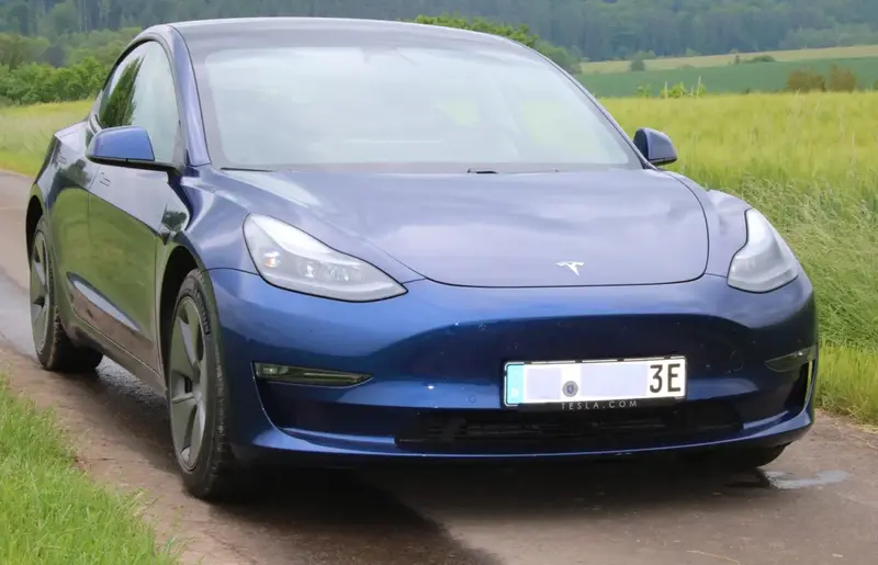Tesla Model 3 - 2