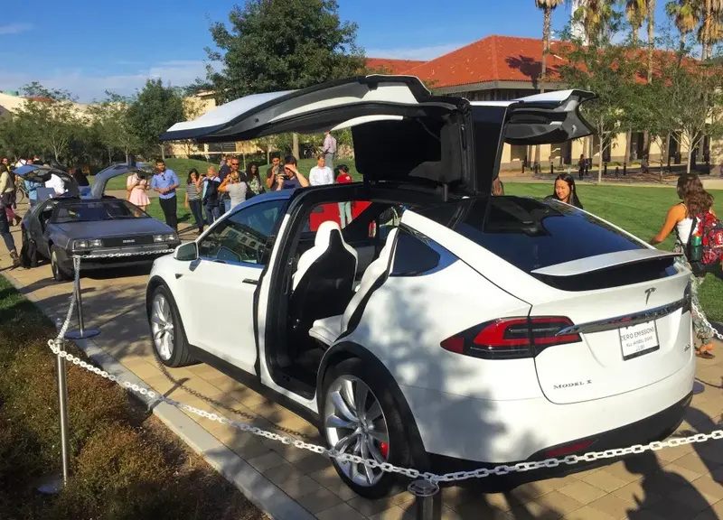 Tesla Model X - 5