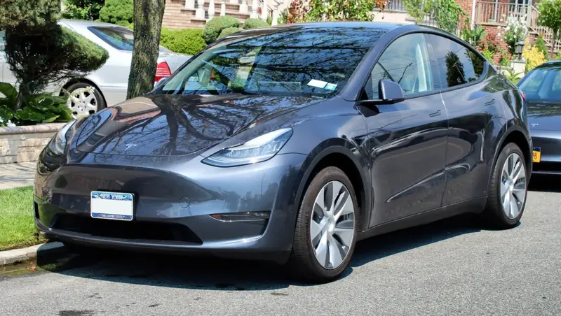 Tesla Model Y - 3