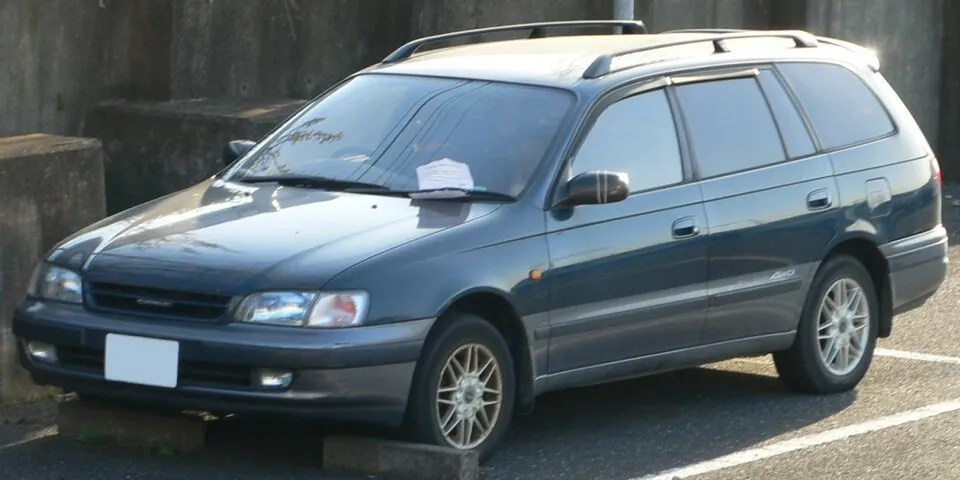 Toyota Caldina - 2