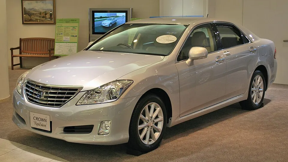 Toyota Crown - 2