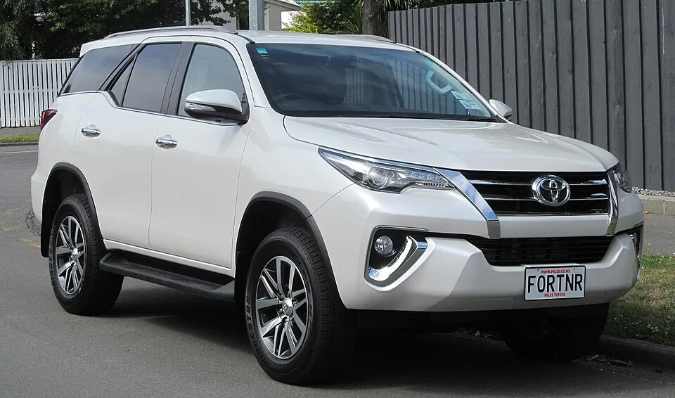 Toyota Fortuner - 2