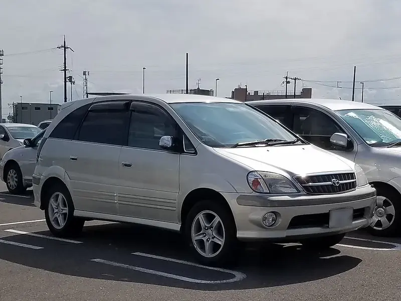 Toyota Nadia - 3