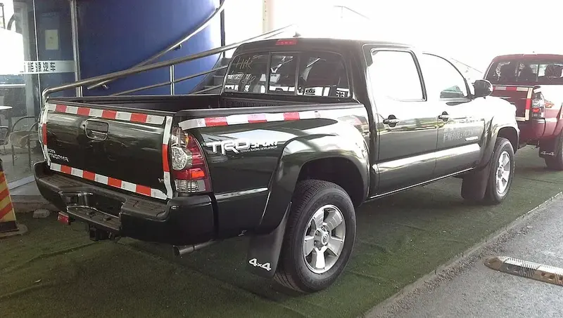 Toyota Tacoma - 2