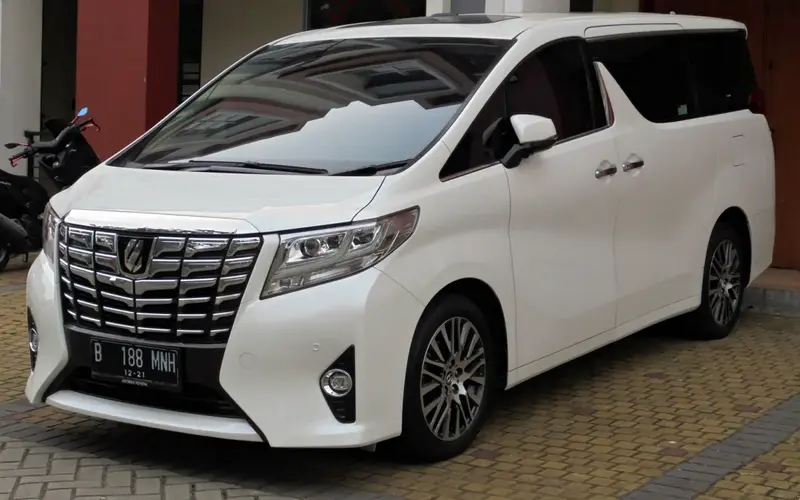 Toyota Alphard - 3